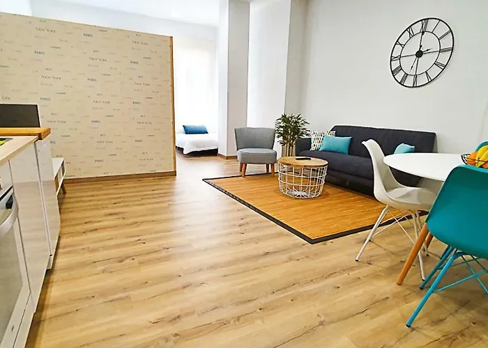 アパート Antares 2 ミヤドイロ