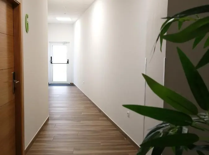 アパート Antares 2 ミヤドイロ